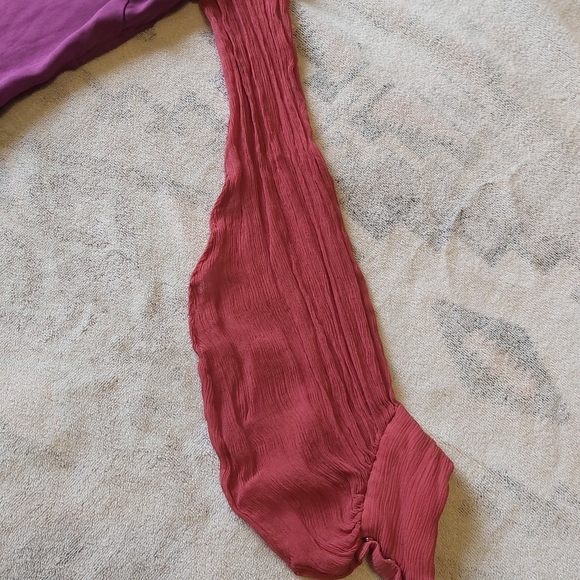 Tahari Hi-Low Blouse - Picture 4 of 6